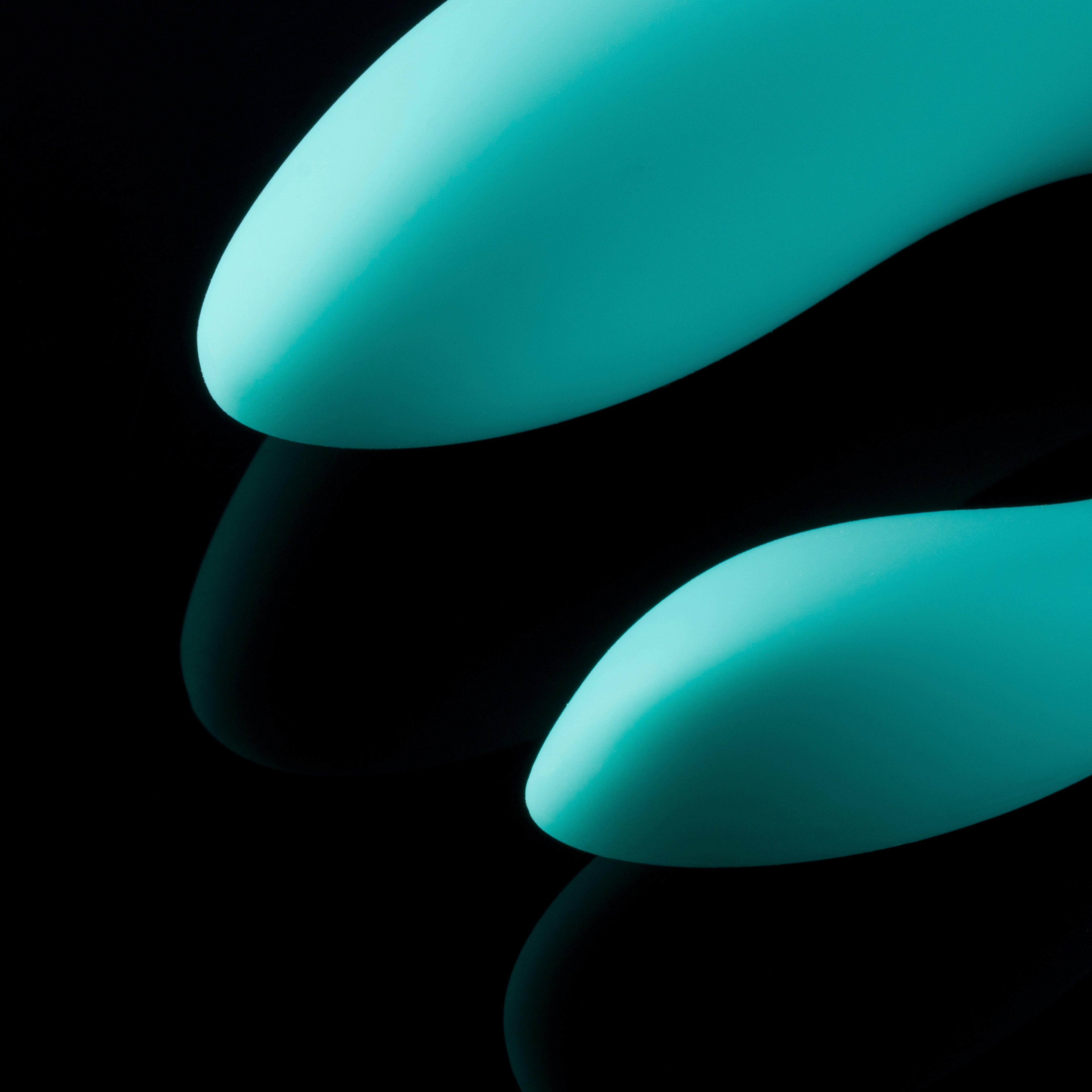 TAHLIA Remote Controlled Vibrator close up view