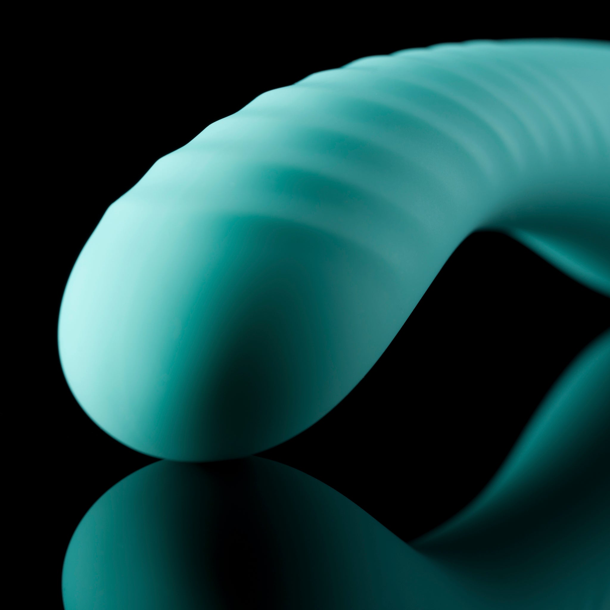 TRINITY Whisper Quiet Vibrator close up view